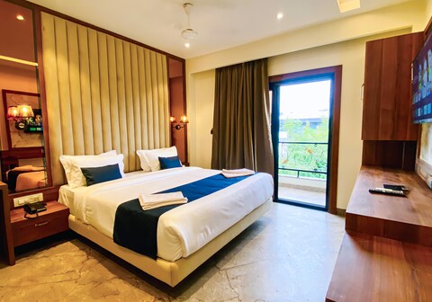 The Velar Hotel, Vijay Nagar