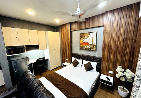 Dlf My Pad Residency