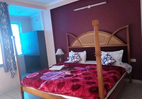 Hotel Kanak Palace & Restaurant