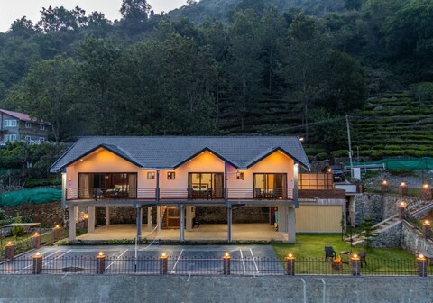 EKOSTAY - Over the Stream Villa