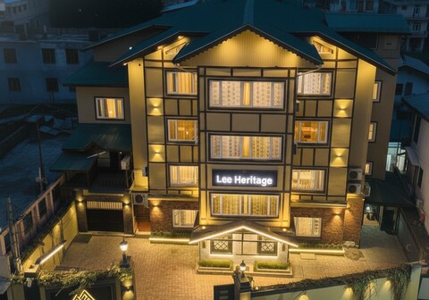 Hotel Lee Heritage (Central Heating & Air Conditioned)