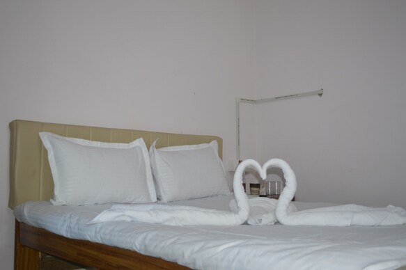 AAKARSH HILL VIEW HOTEL