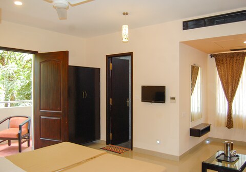 Philomena Hotel and Apartment