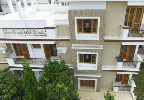 Harisharnam Homestay | 2 Kms From IT PARK