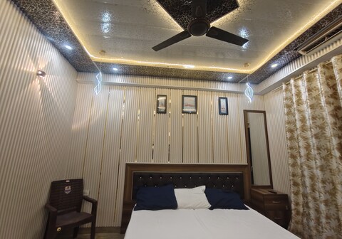 Reetakshit Stays -II