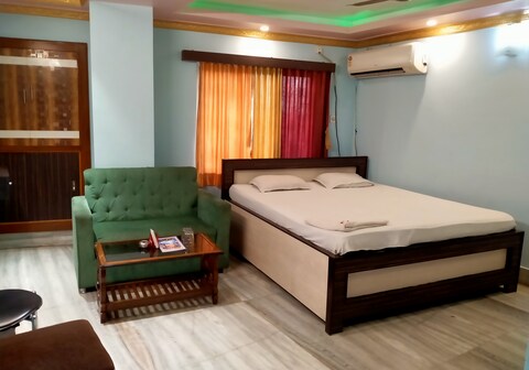 Moon Light Residency