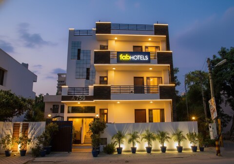 FabHotel The Residency DLF Galleria