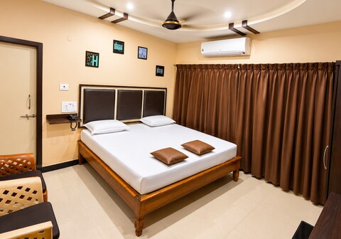 RAGHU RESIDENCY SAMALKOTA