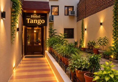 Hotel Tango