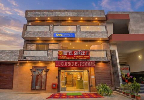 FabHotel Shree Ji