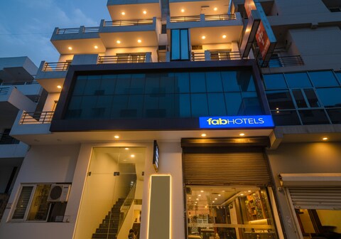 FabHotel Lakshmi Palace