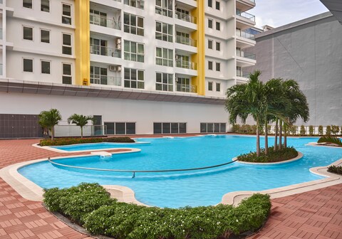 Olympia City Hotel by Dara