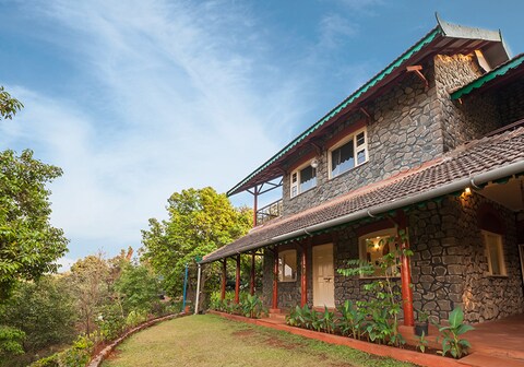 StayVista | 2 BHK Retreat On Cloud 9 Villa