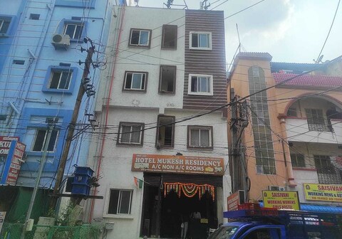 Hotel O Mukesh lodge