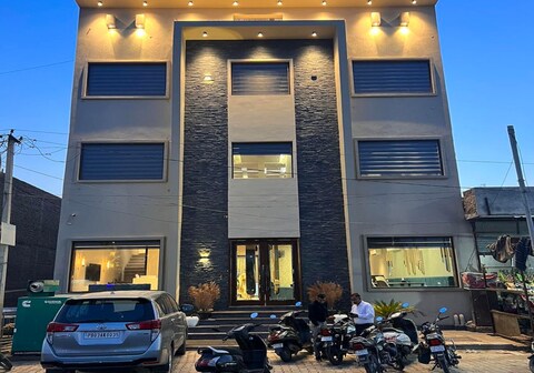 HOTEL ML GRAND