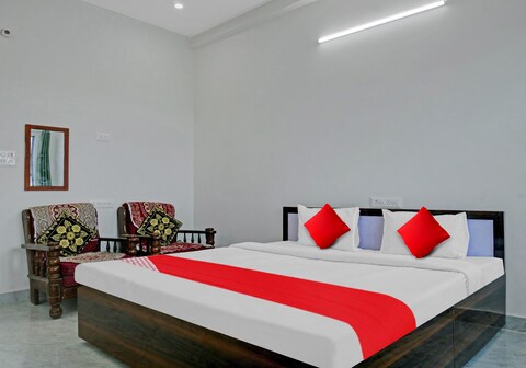 OYO Flagship Archana Paying Guest House
