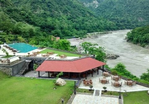 Aloha Luxury Apartments on Ganges By RC