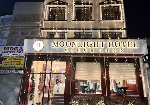 MOONLIGHT HOTEL
