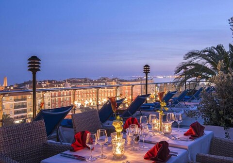 Aston La-Scala Hotel