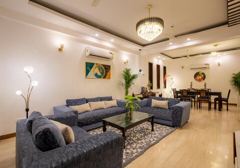 BedChambers | Entire LUXE 3BHK APT South Extension