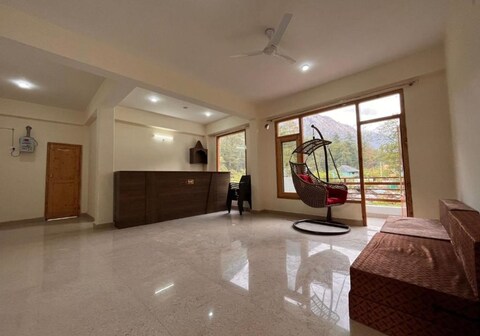 New Panchali Holiday Home
