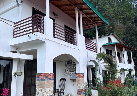 Just naturals - Pauls Cottage