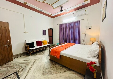 The green HomeStay apartment