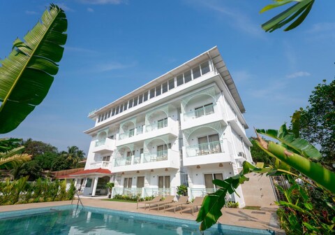 Yellowstone Resort Arambol