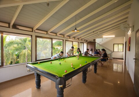 SaffronStays Mango Vino