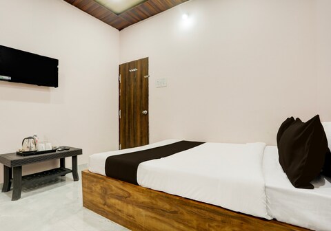 HOTEL O SKYLITE Vhirgaon