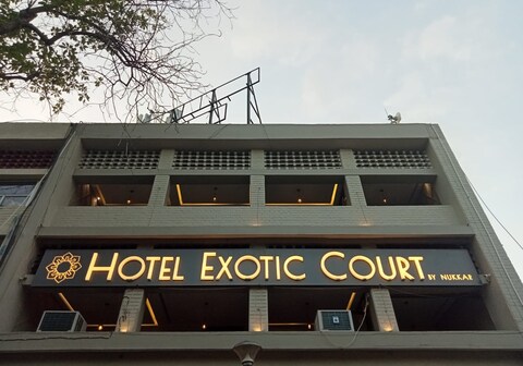 Exotic Court by Nukkar