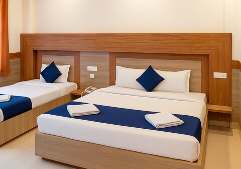 Lajja Palace, Harki Pauri-Railway Stn Road