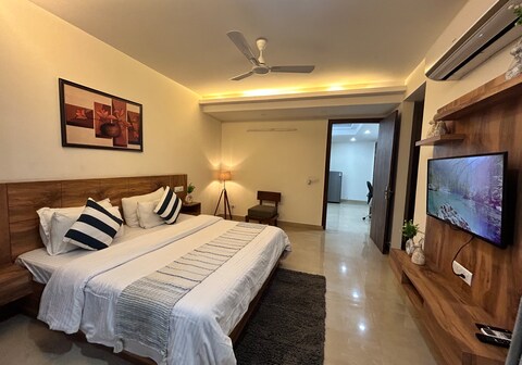 Radiant Apartment @1bhk on Golf Course Road