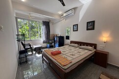 Studio peaceful path R5 by Mukund Sadan Arambol, Goa Studio peaceful path R5 by Mukund Sadan Arambol, Goa