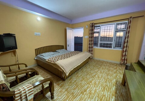 Vaishnavi Homestay | Rooms & Caretaker