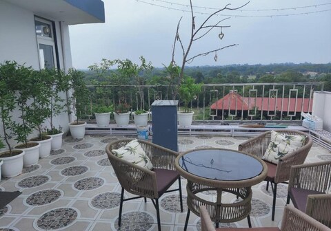 Gurgaon 21 Tonic & Twinkle