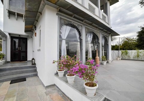 9 BHK Villa Sagat Raaso