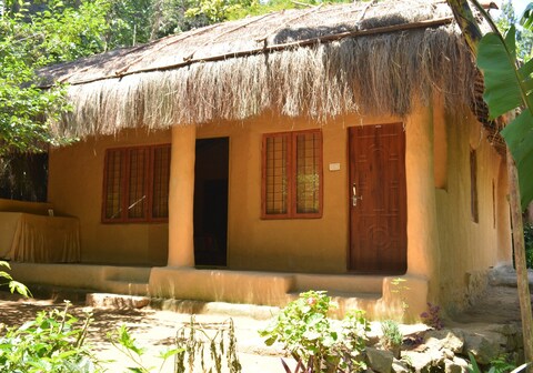 COSMIC MUD HOUSE Kanthaloor