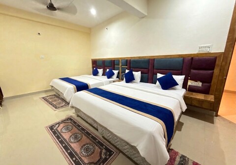 Ayodhya Inn Achari Sagra