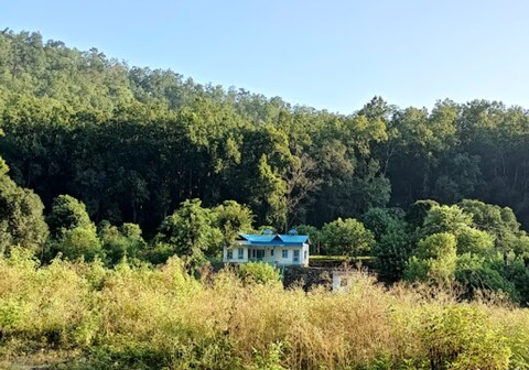 CORBETT RIVERSIDE HOME STAY