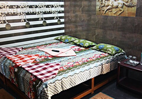 Mulekar Residency Homestay | Rooms & Kitchen