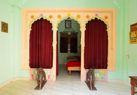 Gouri Heritage Haveli (Guest House)