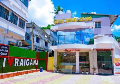 Hotel Ambika Grand