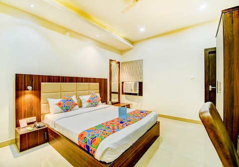 FabHotel Solitaire Inn