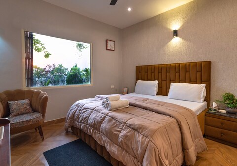 Hotel City Premier - Golf Course Road