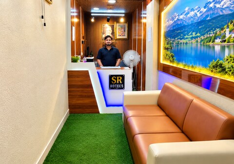 SR Hotel's