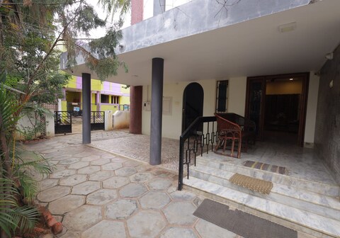 Royal Stay Serviced Apartments | Rooms & Caretaker