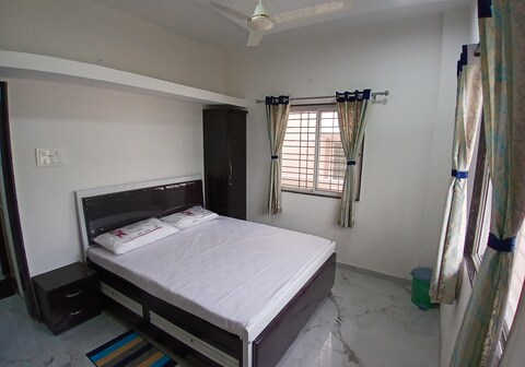 Shree Shivalay guest house
