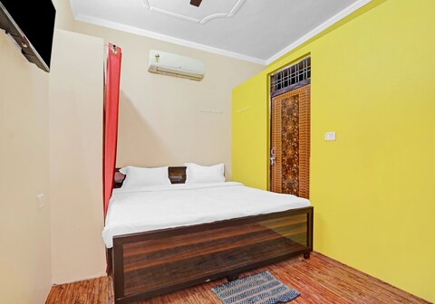 Hotel O R S Gold Night