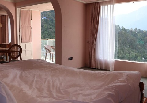 Ahsaas Mountain View Studio Apartment